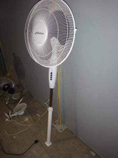 Weiße Fanline-Ventilatoren, Maße 115 cm x Durchmesser 45 / 45 W – Bild 2